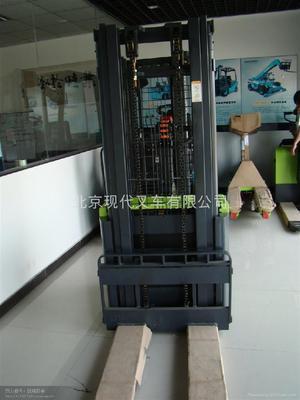 龙工HS23-14电动堆高车 来自中国湖南的高效物流搬运解决方案